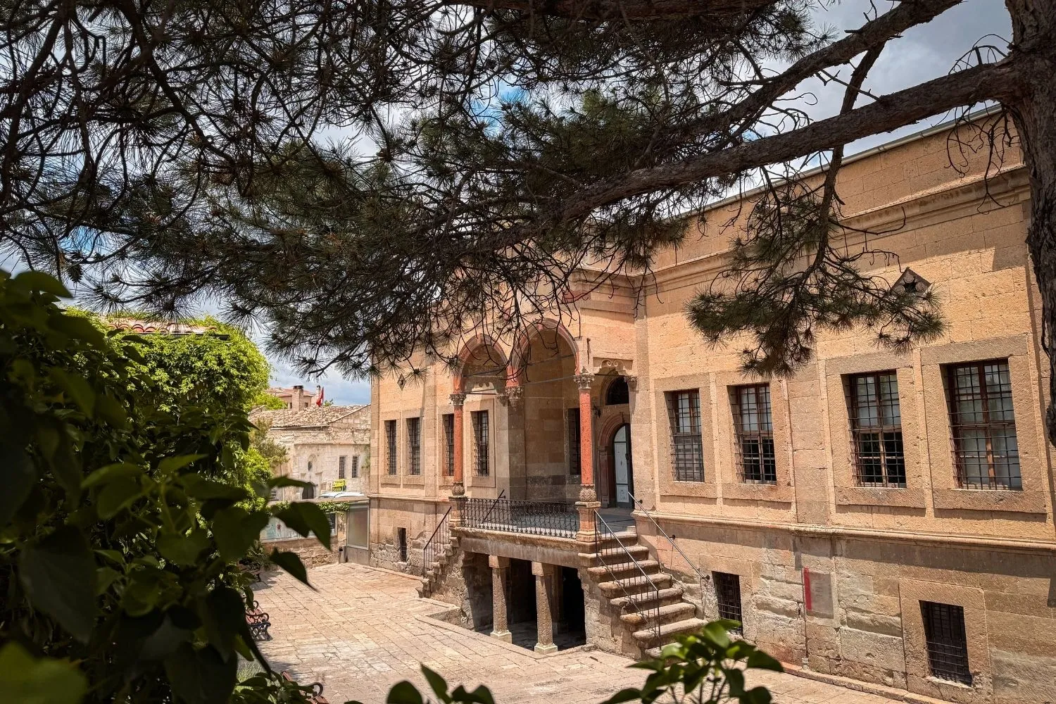 Uygulama & Araştırma Merkezleri